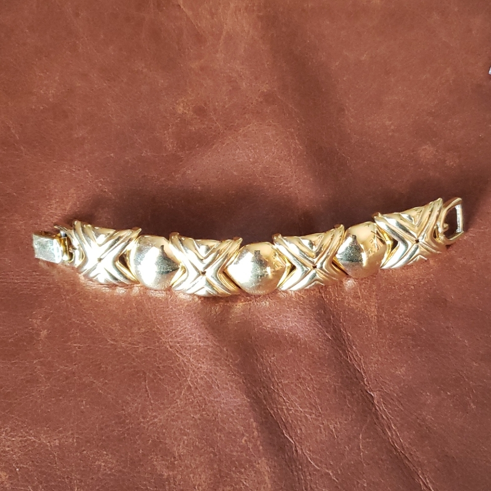 Gold tone bracelet 1980s